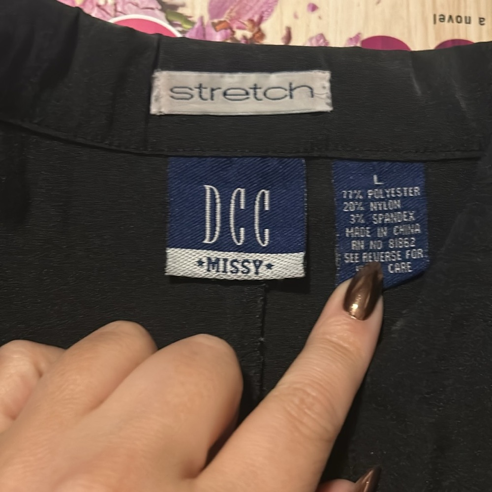 DCC Missy Collared Sleeveless Black Blouse - Large - Picture 4 of 4